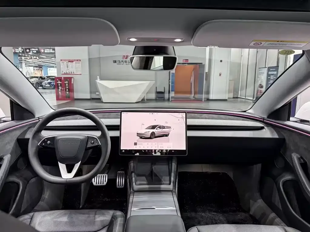 Tesla Model 3 — фото 4