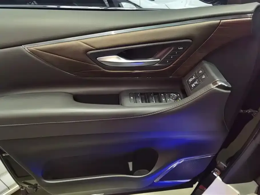 Toyota Alphard 2024 из CN, фото 4