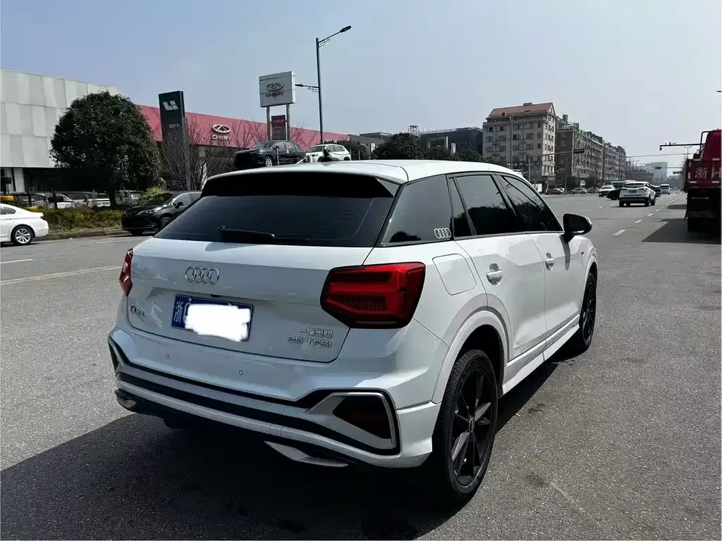 Audi Q2L 2021 из CN, фото 9