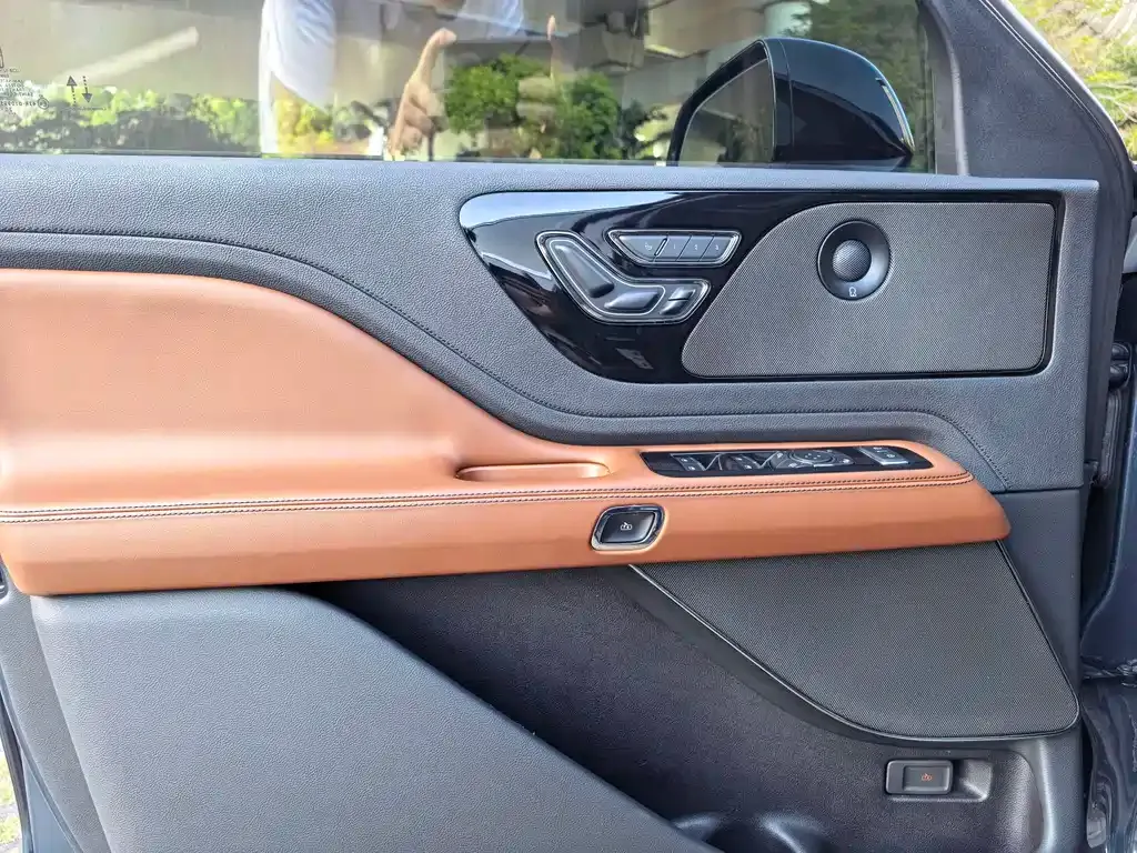 Lincoln Aviator 2021 из CN, фото 6