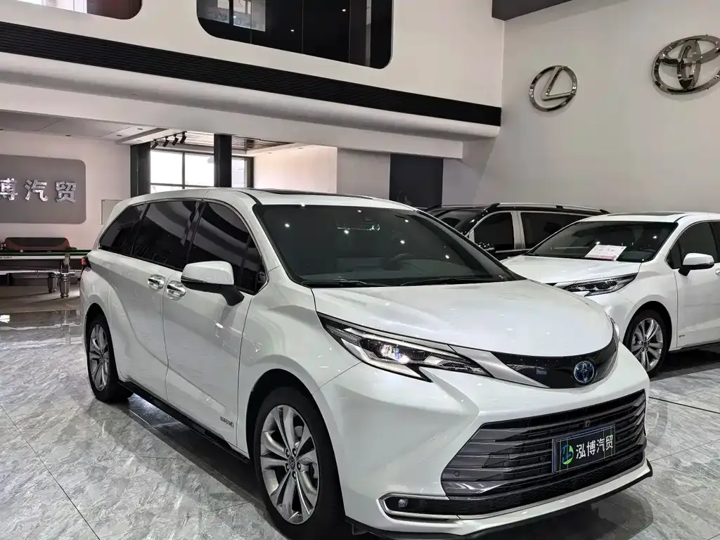 Toyota Sienna 2023 из CN, фото 6