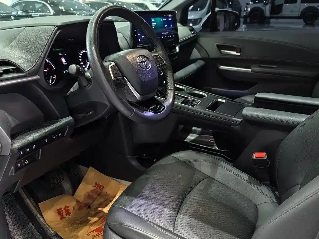 Toyota Sienna 2023 из CN, фото 8