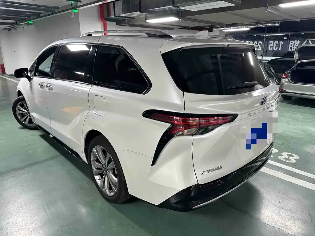 Toyota Sienna 2023 из CN, фото 5