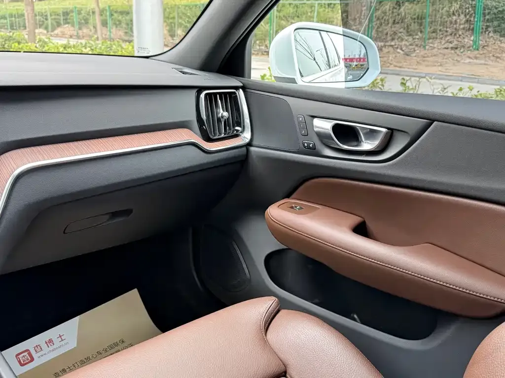 Volvo S60 2023 из CN, фото 6