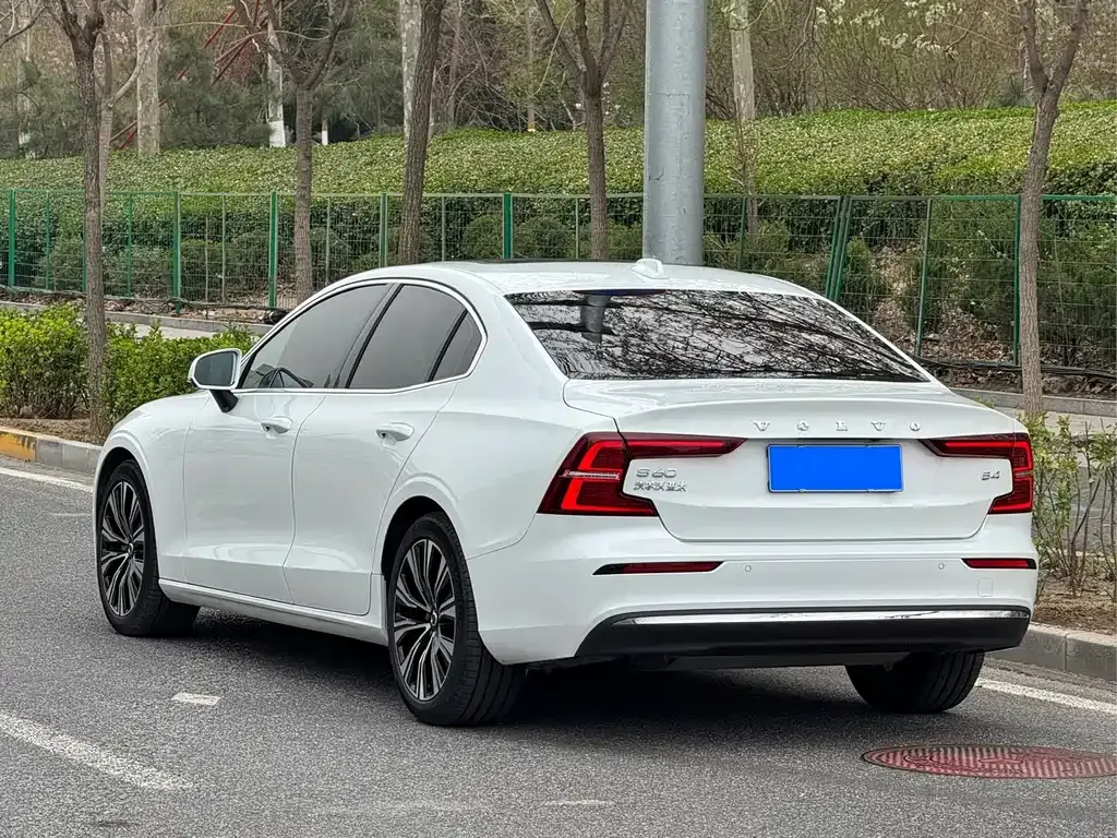Volvo S60 2023 из CN, фото 10