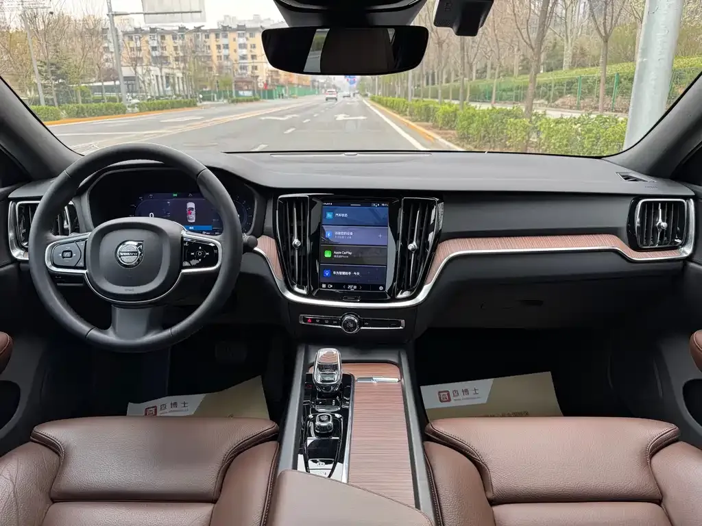 Volvo S60 2023 из CN, фото 3