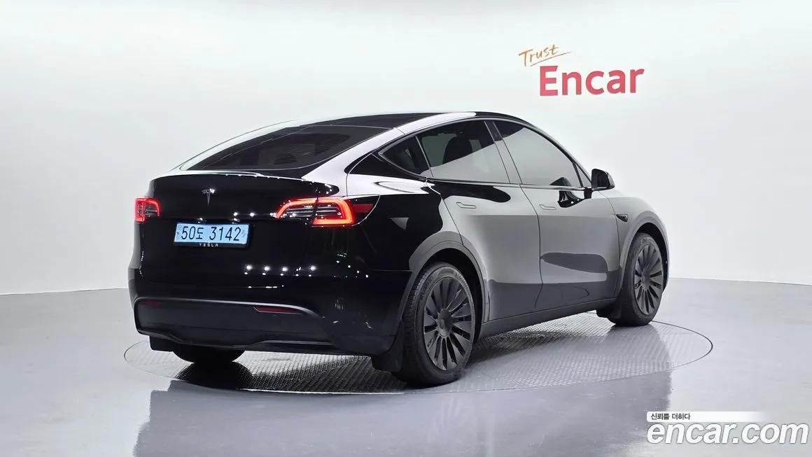 Tesla Model Y 2024 из KR, фото 2