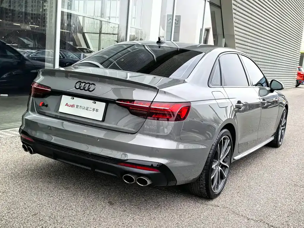 Audi S4 — фото 10