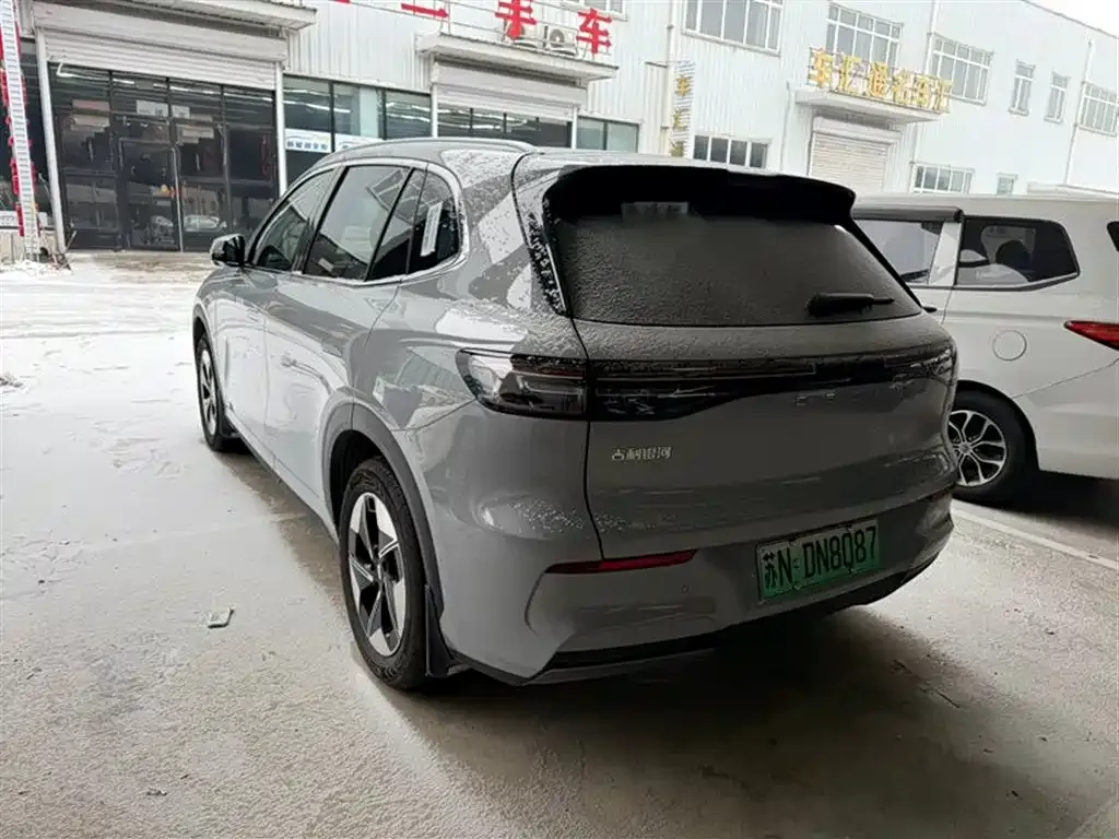 Geely Galaxy E5 — фото 9