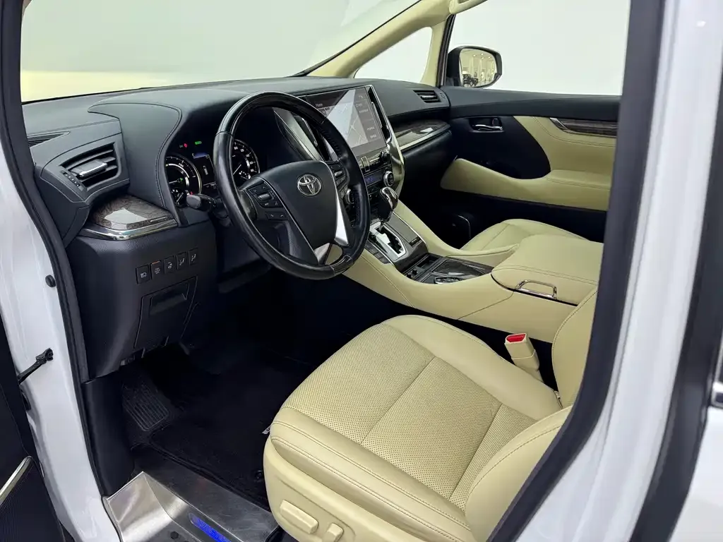 Toyota Vellfire 2021 из CN, фото 2