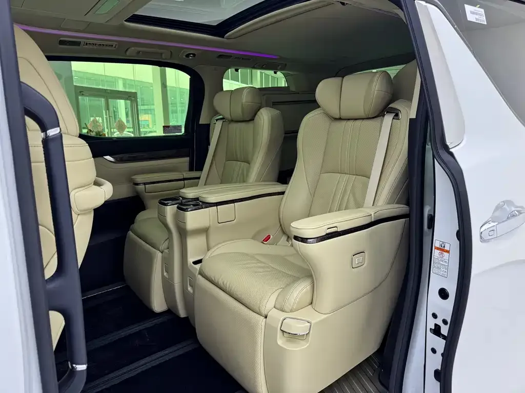 Toyota Vellfire 2021 из CN, фото 9