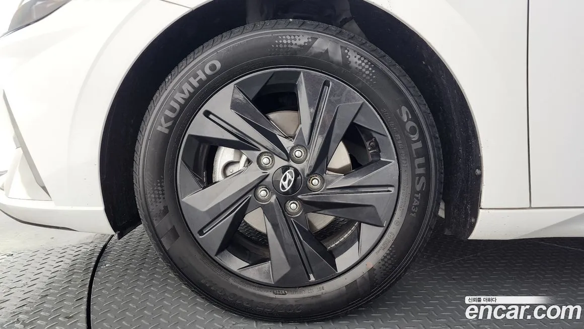 Hyundai AVANTE — фото 3