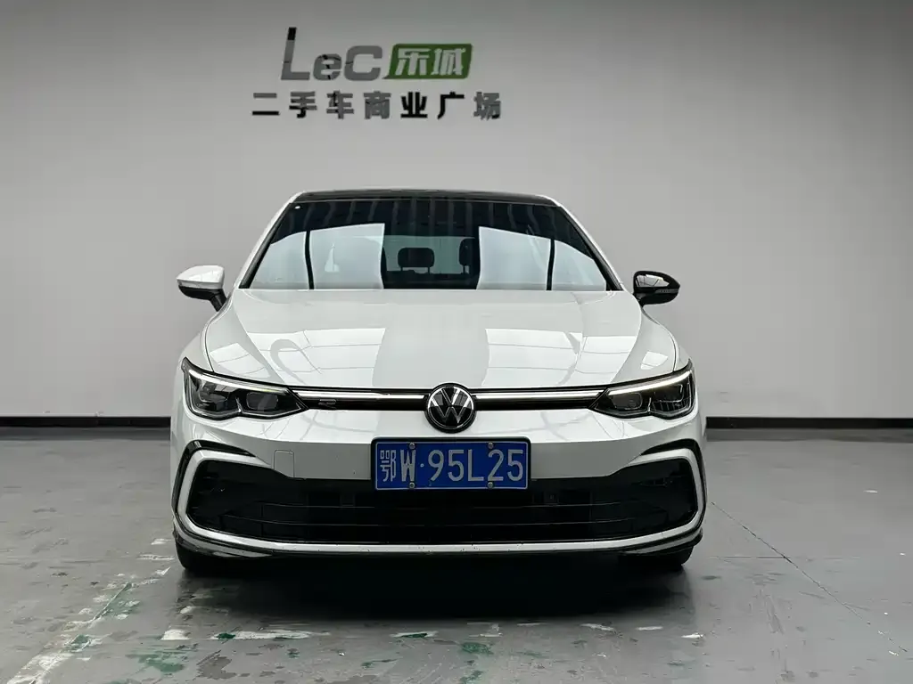 Volkswagen Golf 2023 из CN, фото 7