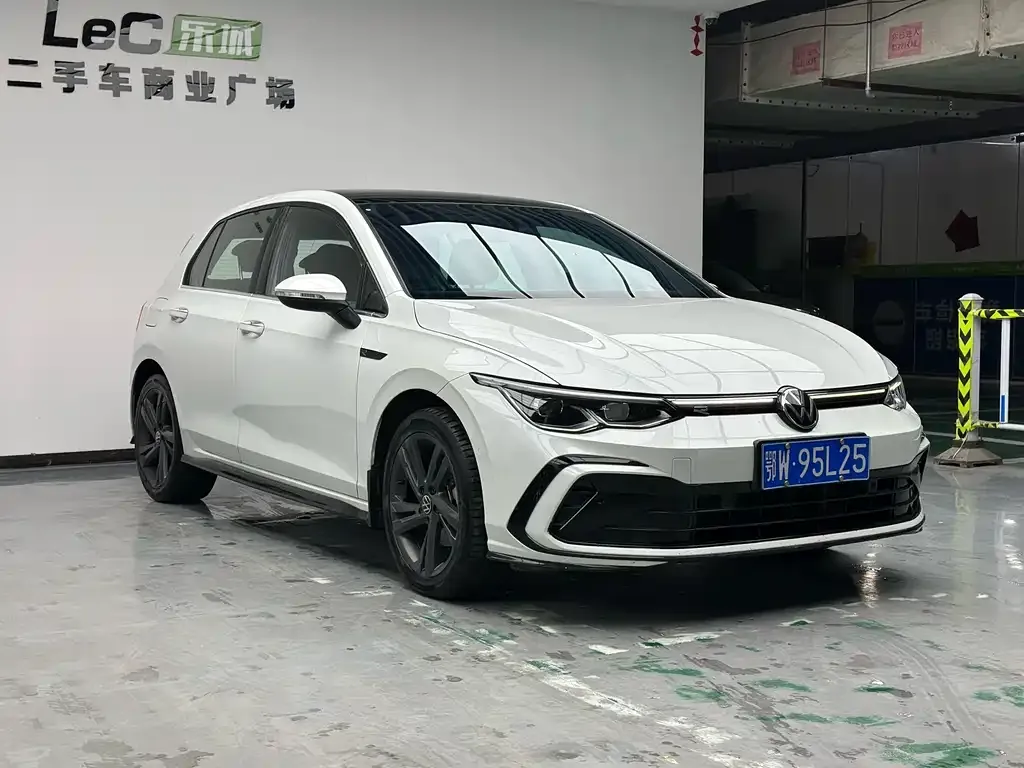 Volkswagen Golf 2023 из CN, фото 5