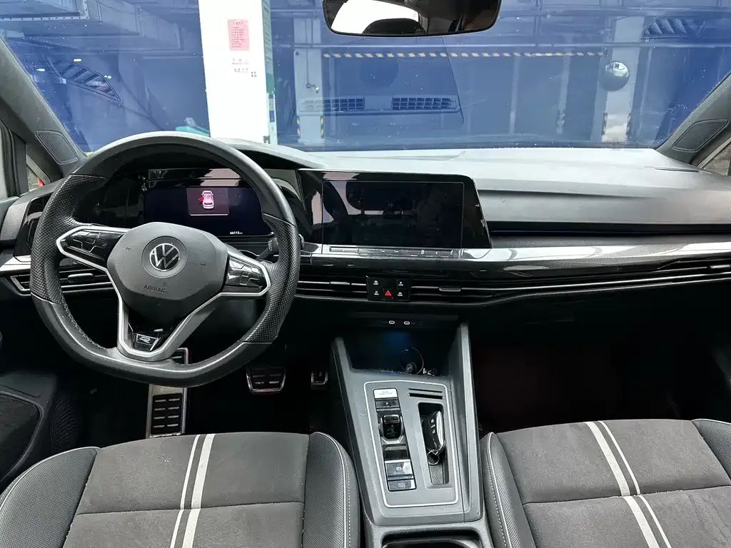 Volkswagen Golf 2023 из CN, фото 6