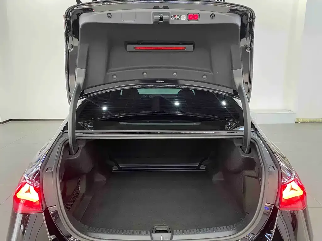 Mercedes-Benz E-Class 2026 из CN, фото 4