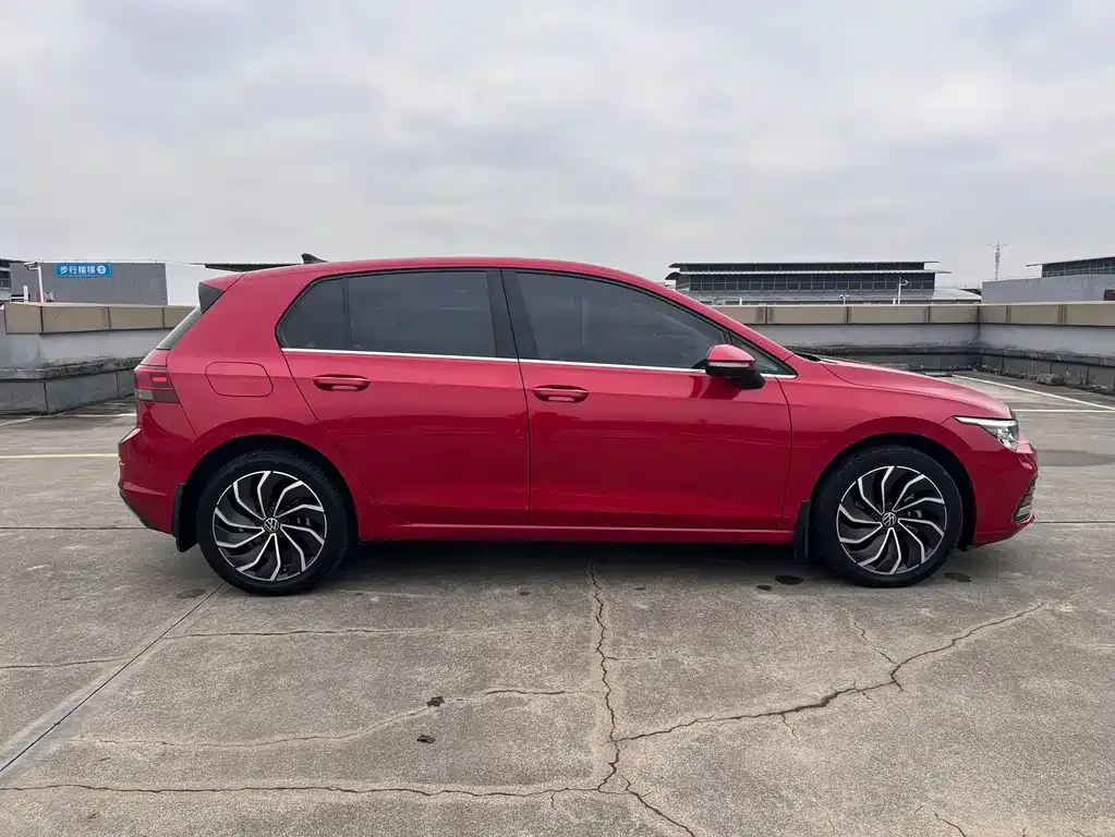 Volkswagen Golf 2022 из CN, фото 3
