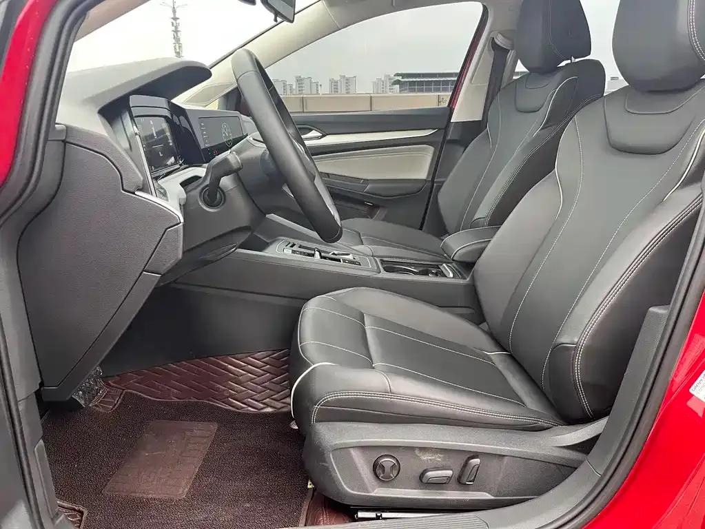Volkswagen Golf 2022 из CN, фото 10