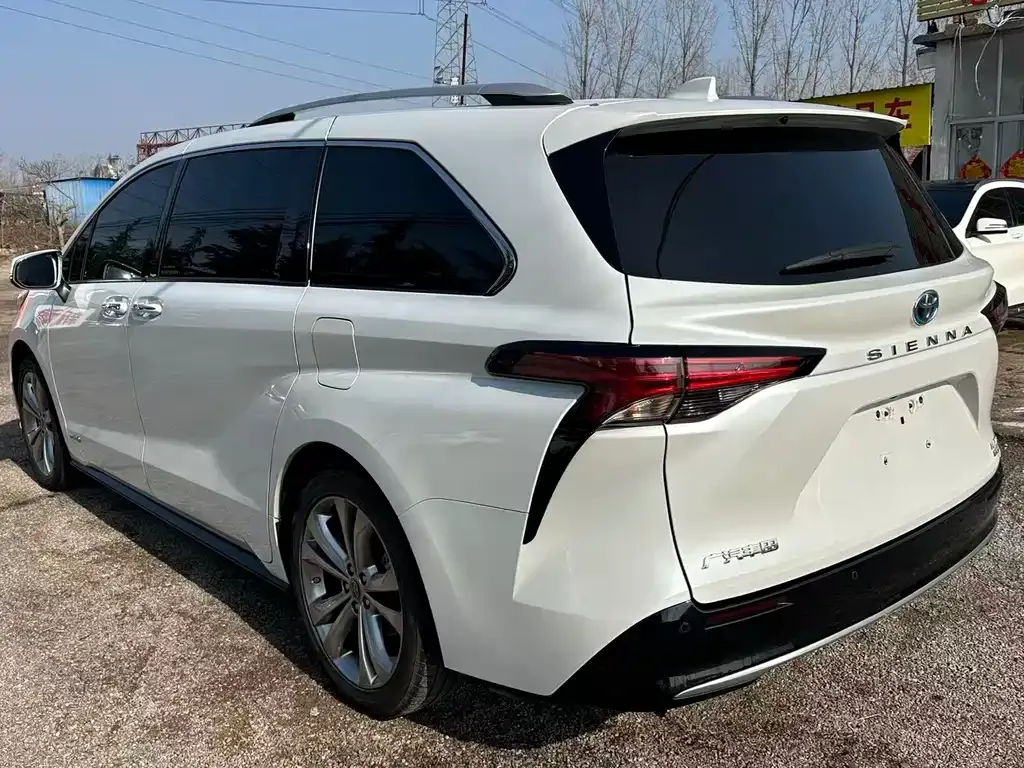 Toyota Sienna 2023 из CN, фото 4