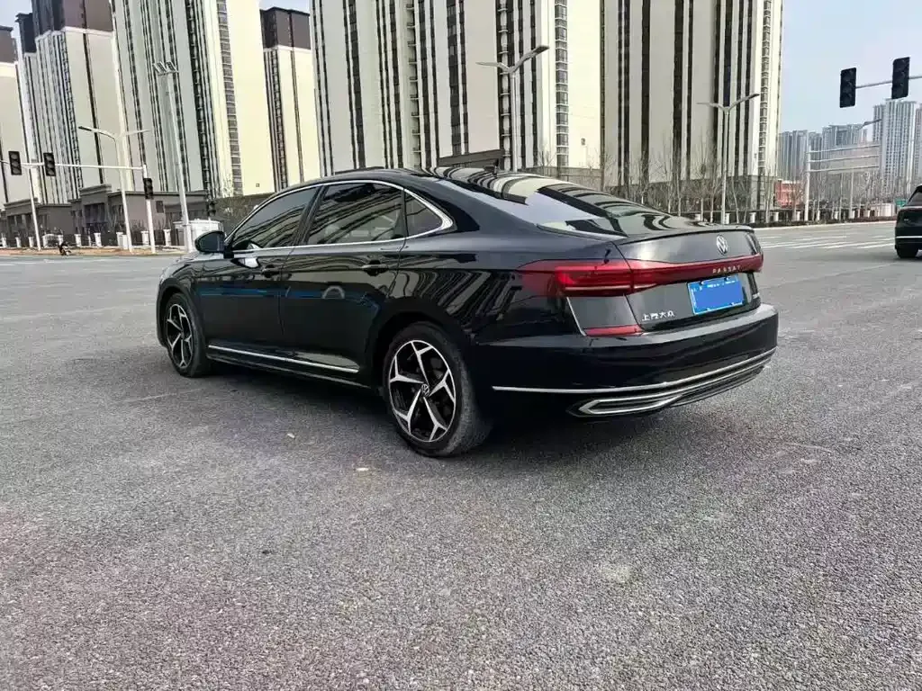 Volkswagen Passat — фото 6