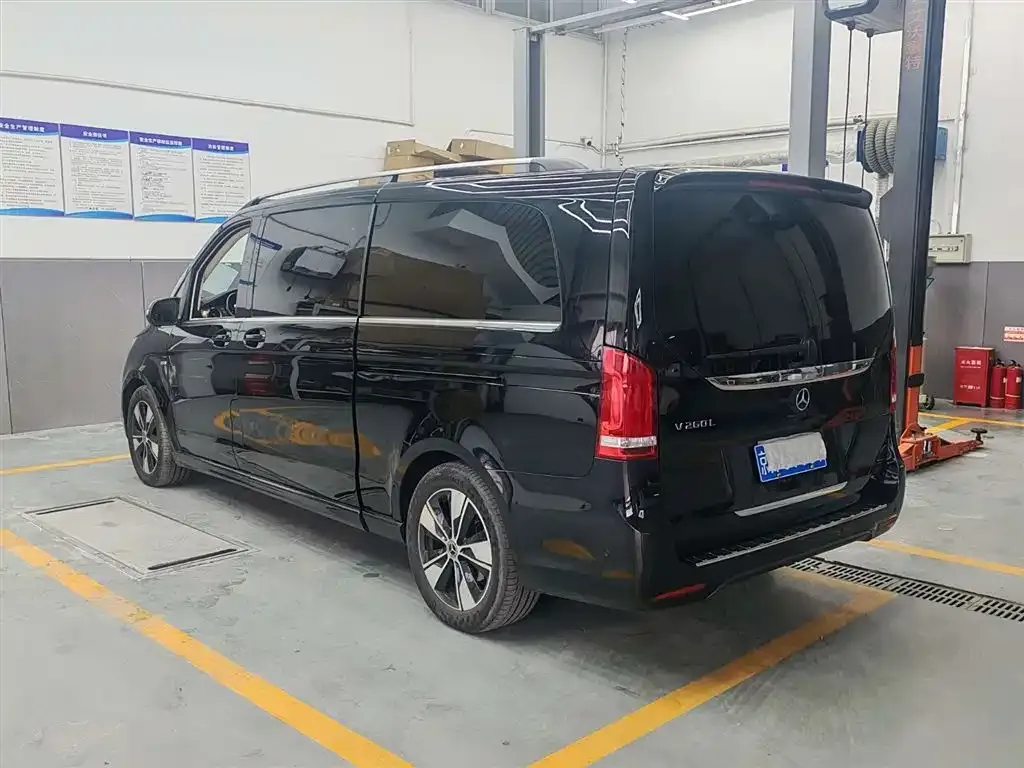 Mercedes-Benz V-Class 2021 из CN, фото 2