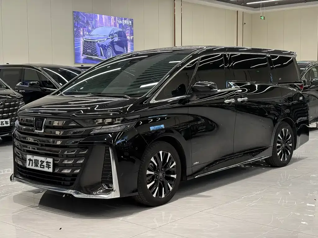 Toyota Vellfire — фото 1