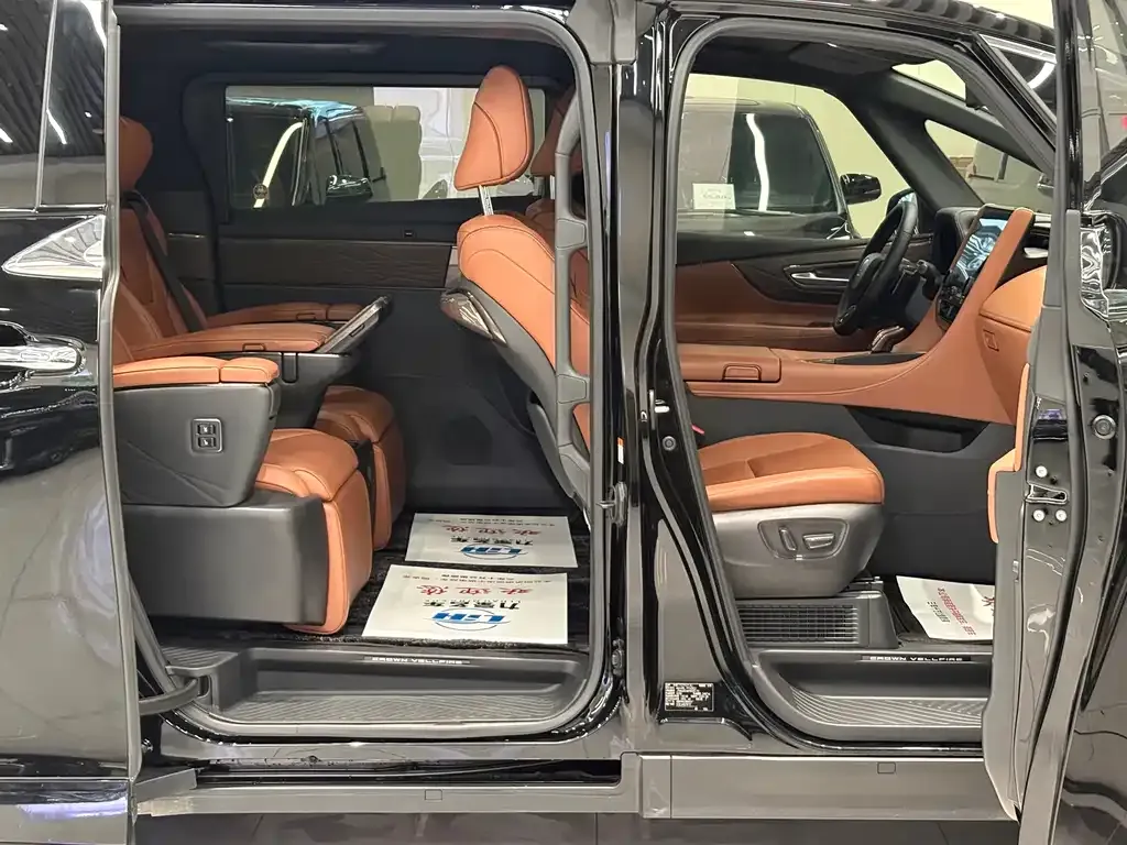 Toyota Vellfire — фото 8