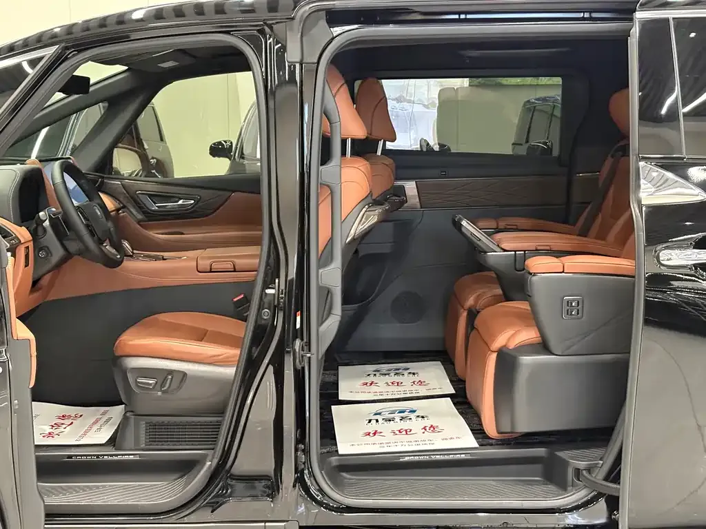 Toyota Vellfire — фото 3