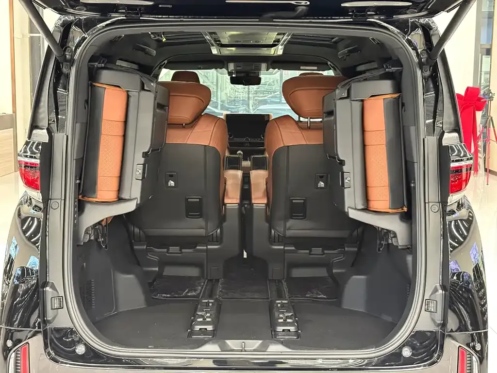Toyota Vellfire — фото 5