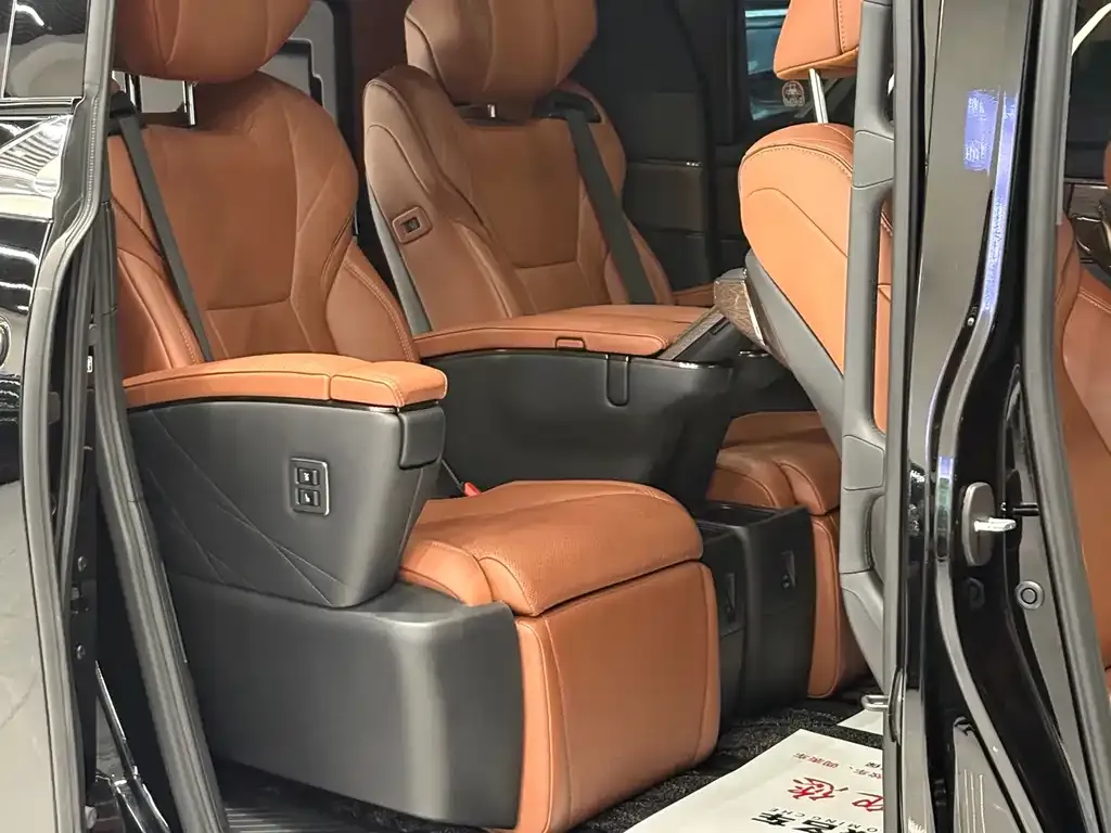 Toyota Vellfire — фото 4