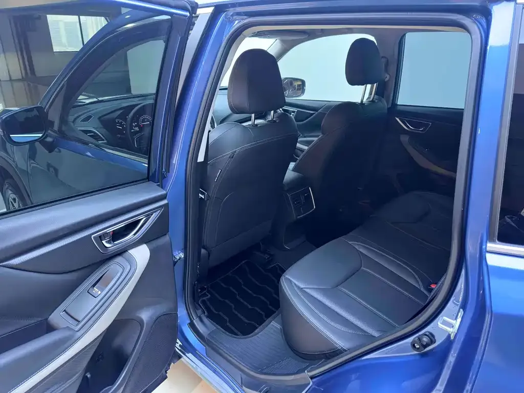 Subaru Forester — фото 10