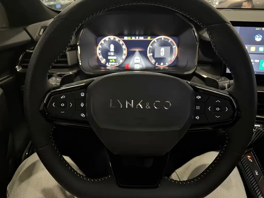 Lynk & Co 06 2023 из CN, фото 2