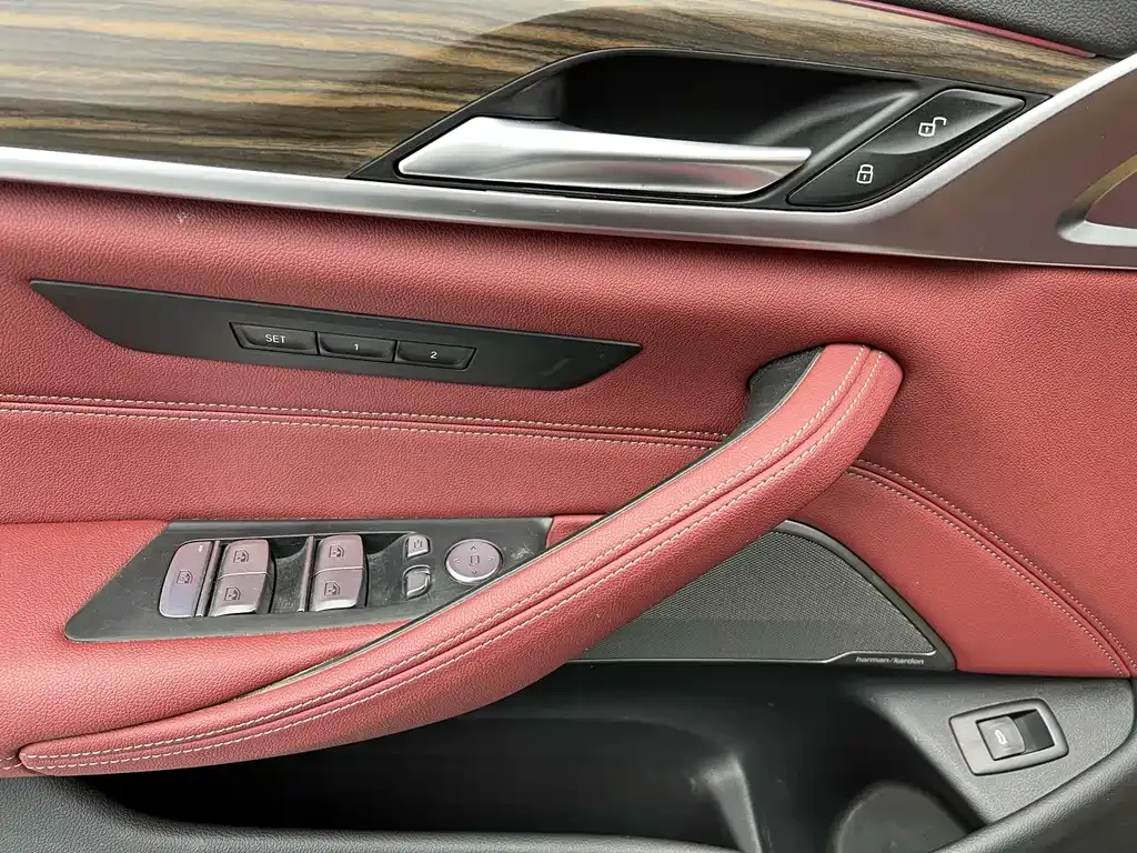 BMW 5 Series — фото 10