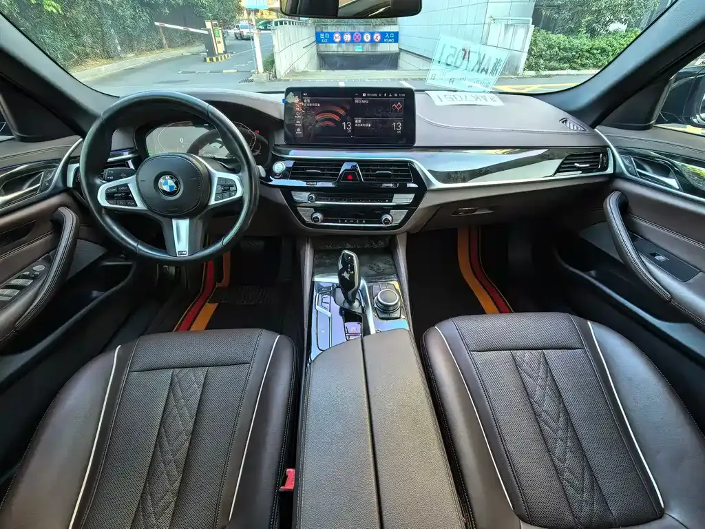 BMW 5 Series — фото 10