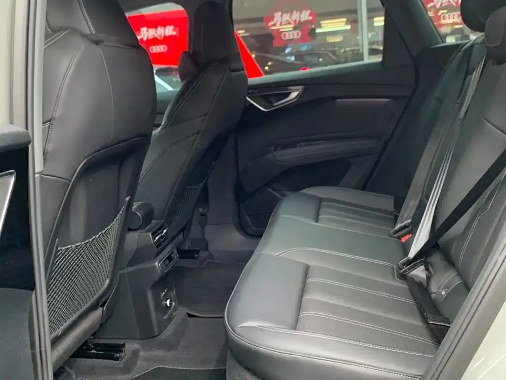 Audi Q4 e-tron 2025 из CN, фото 2
