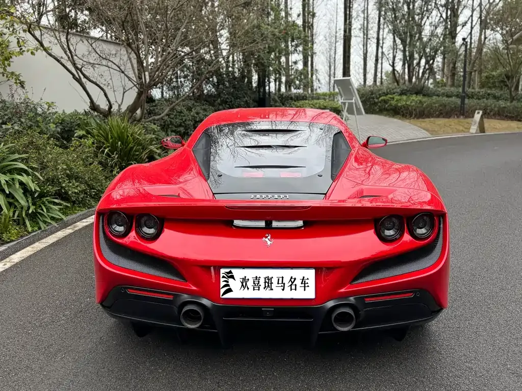 Ferrari F8 — фото 8