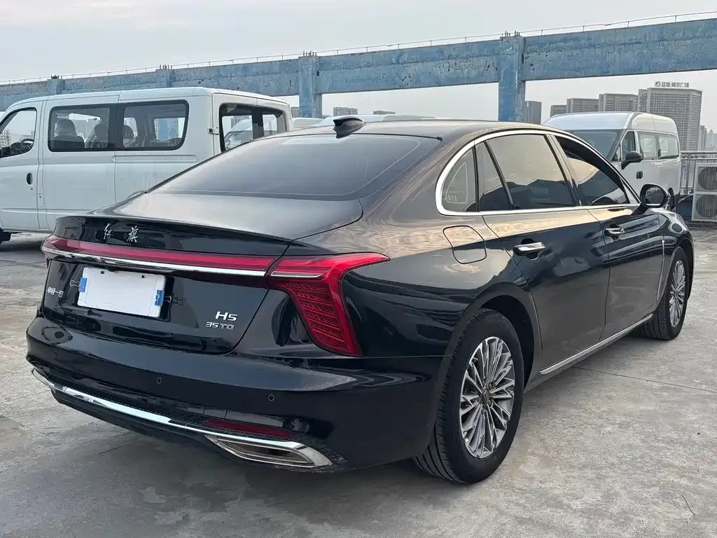 Hongqi H5 — фото 10
