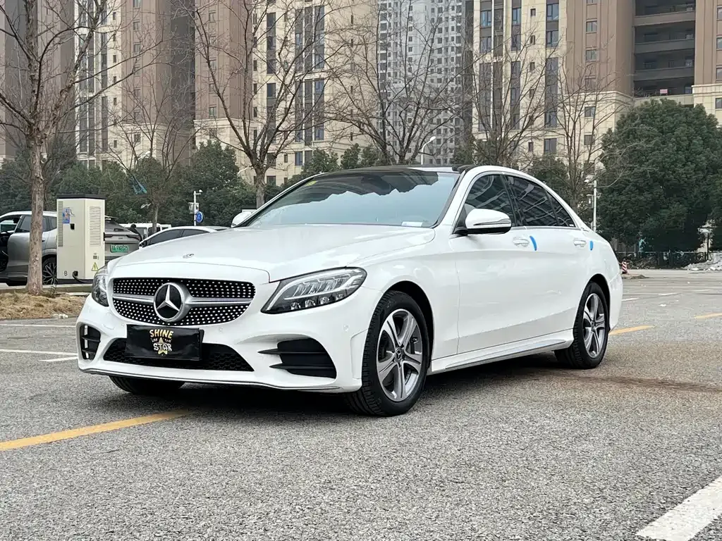 Mercedes-Benz C-Class — фото 1