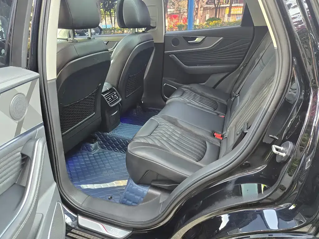 Hongqi HS5 2023 из CN, фото 2