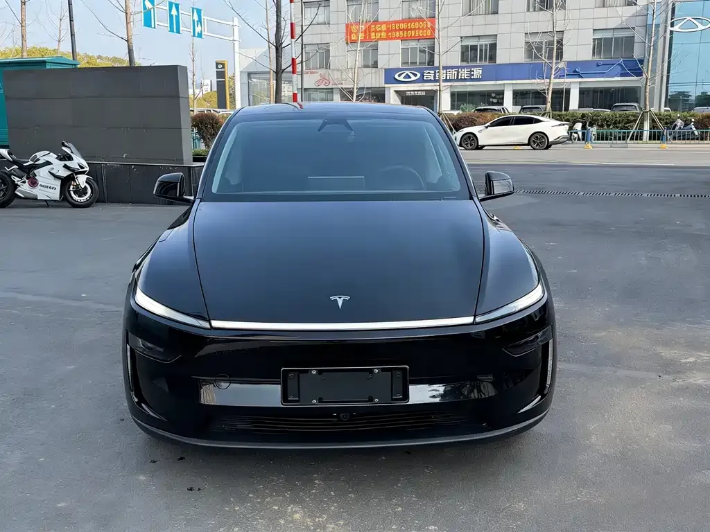 Tesla Model Y — фото 6