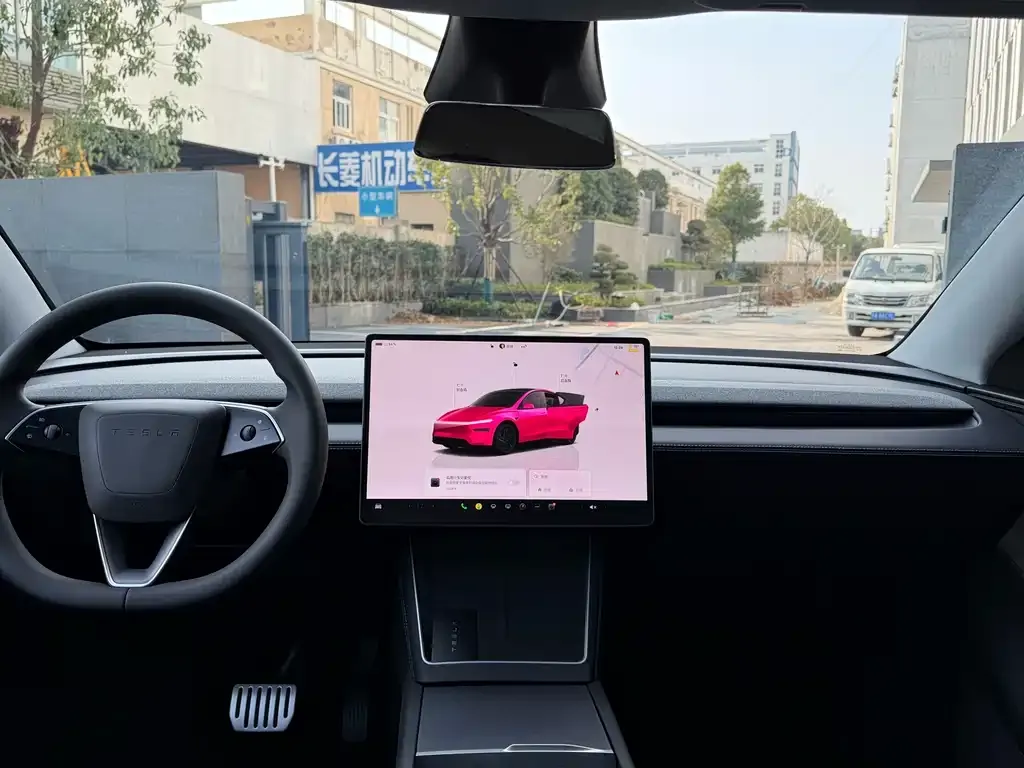 Tesla Model Y — фото 5