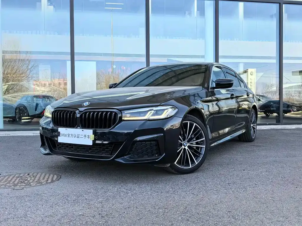 BMW 5 Series — фото 1