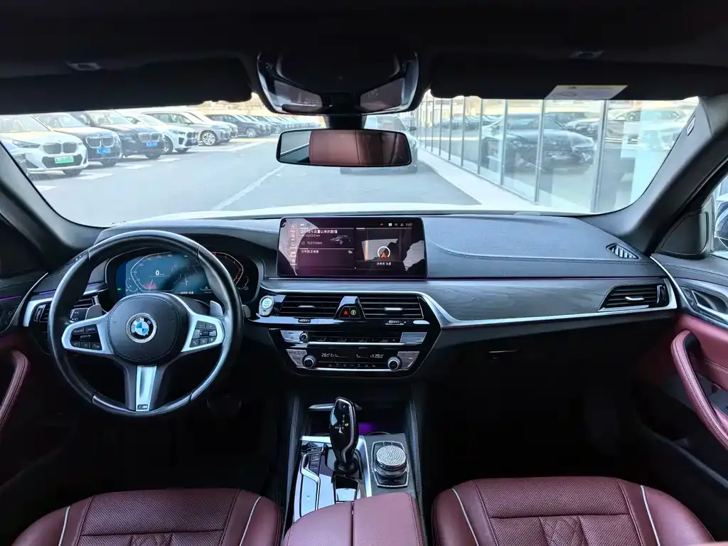 BMW 5 Series — фото 8