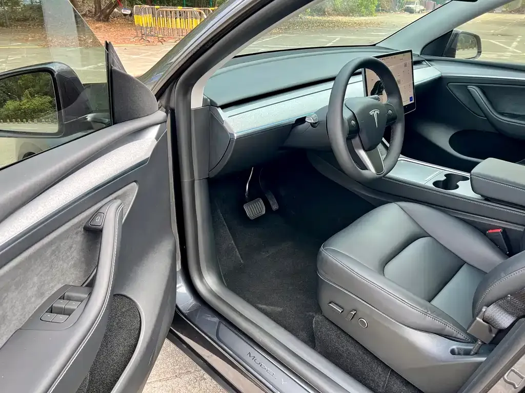 Tesla Model Y 2024 из CN, фото 5