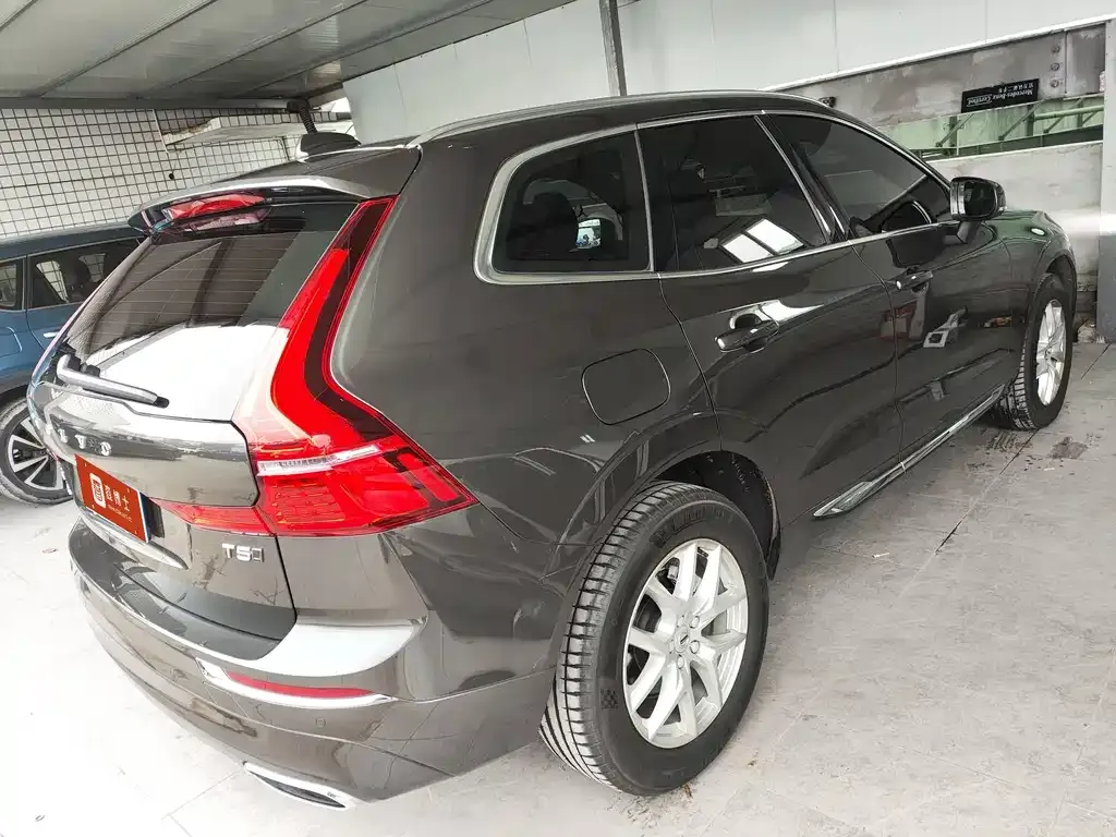 Volvo XC60 — фото 2