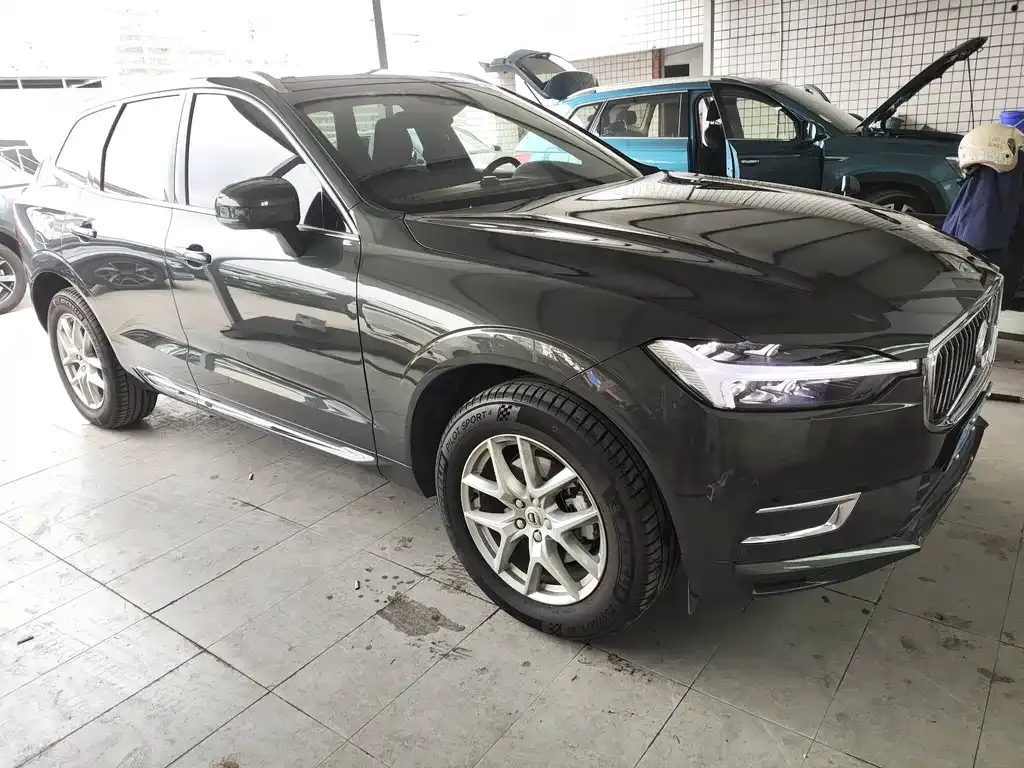 Volvo XC60 — фото 10