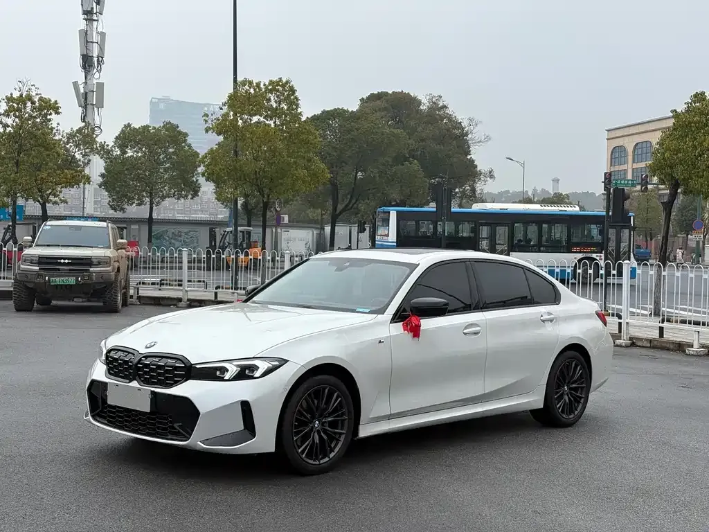 BMW 3 Series 2024 из CN, фото 1