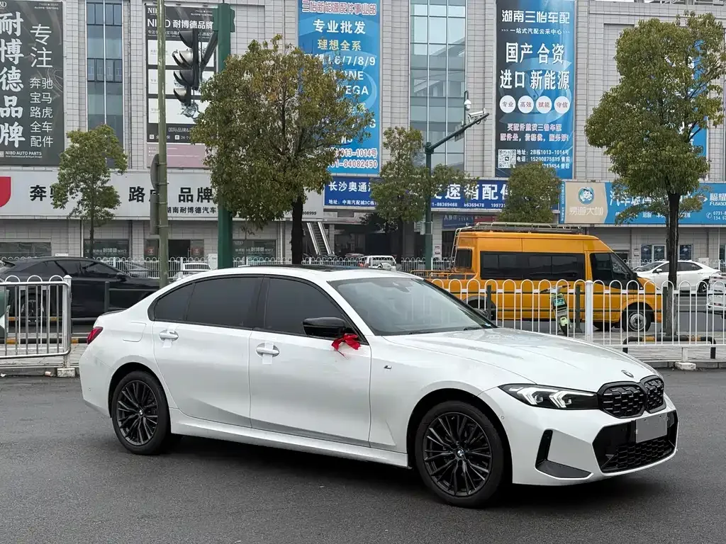 BMW 3 Series 2024 из CN, фото 3