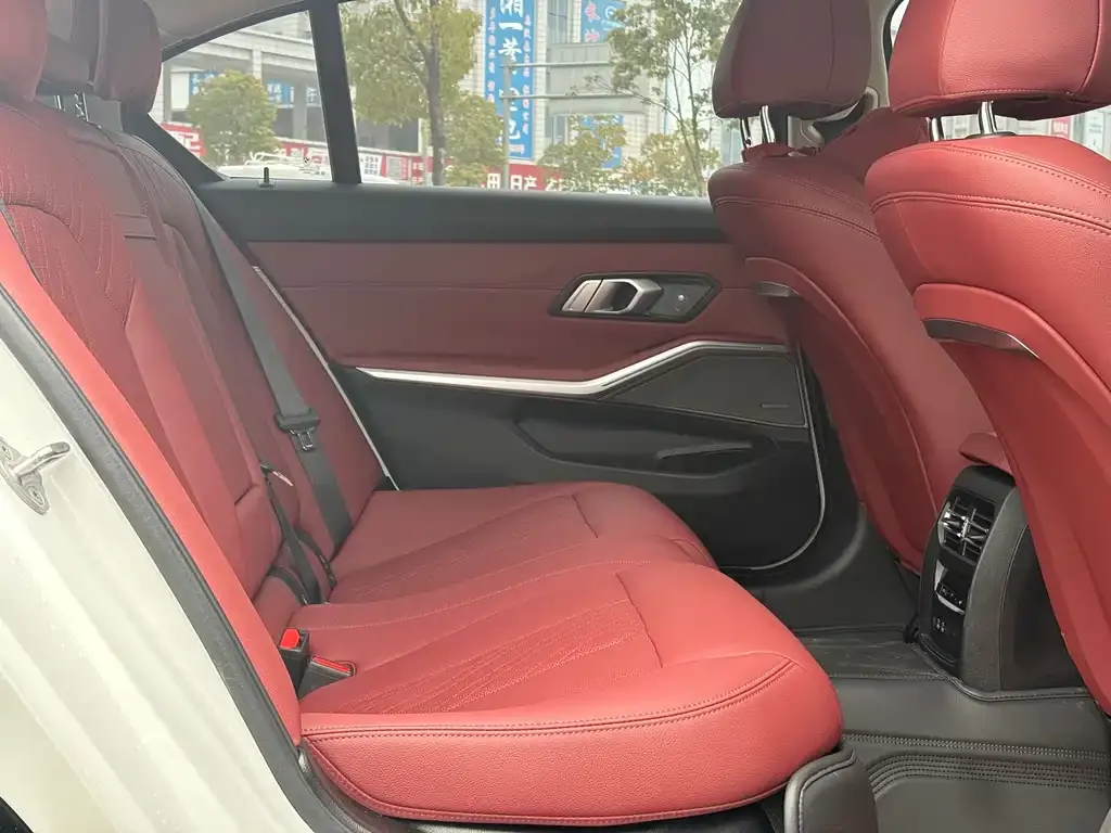 BMW 3 Series 2024 из CN, фото 4