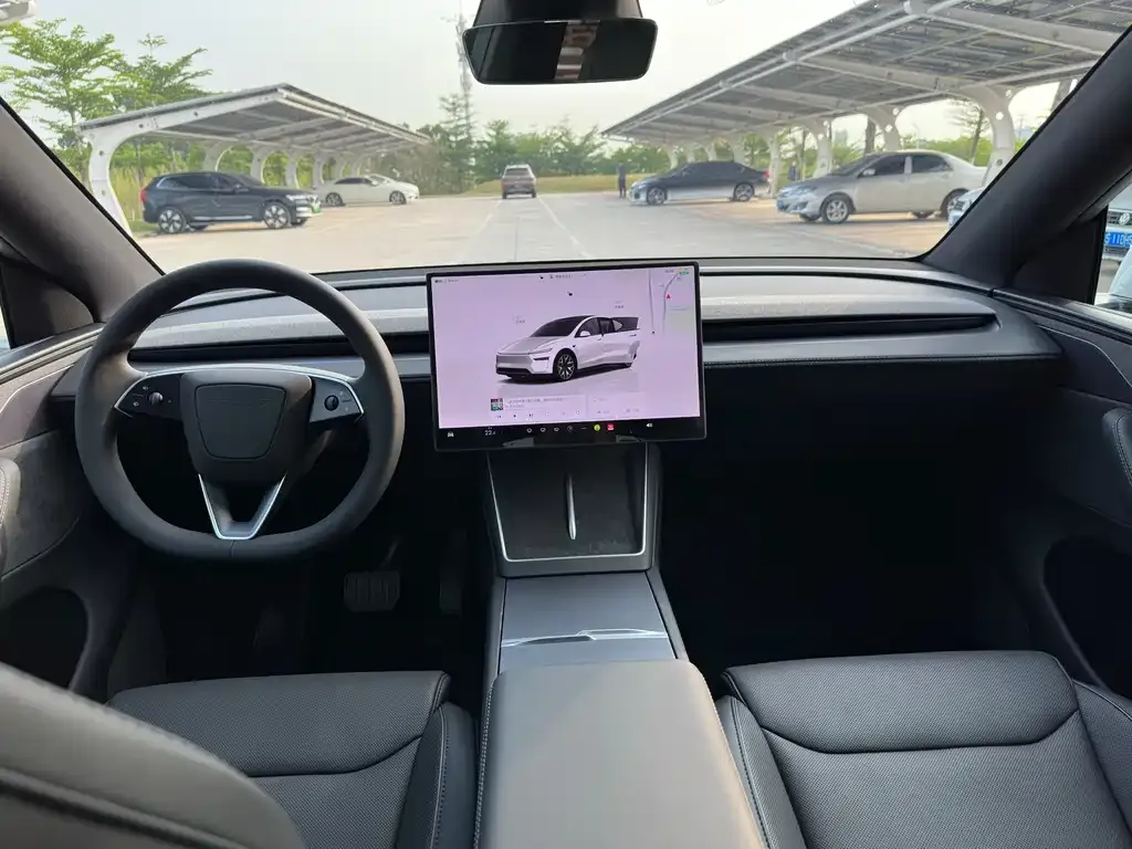 Tesla Model Y L — фото 4